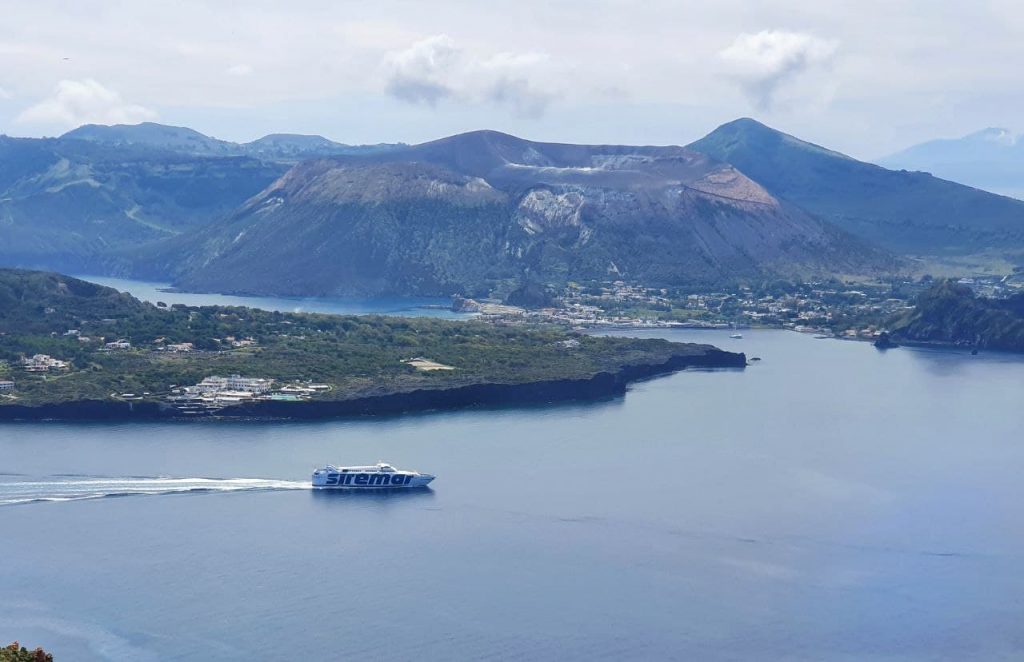 to reach the aolian islands